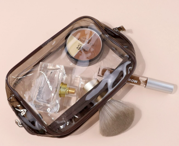 15 Things Every Teen Girl Should Always Carry in Her Purse - Raising ...