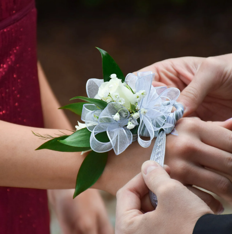 12 Prom Etiquette Rules Every Teen Guy Should Know (Your Date Will ...